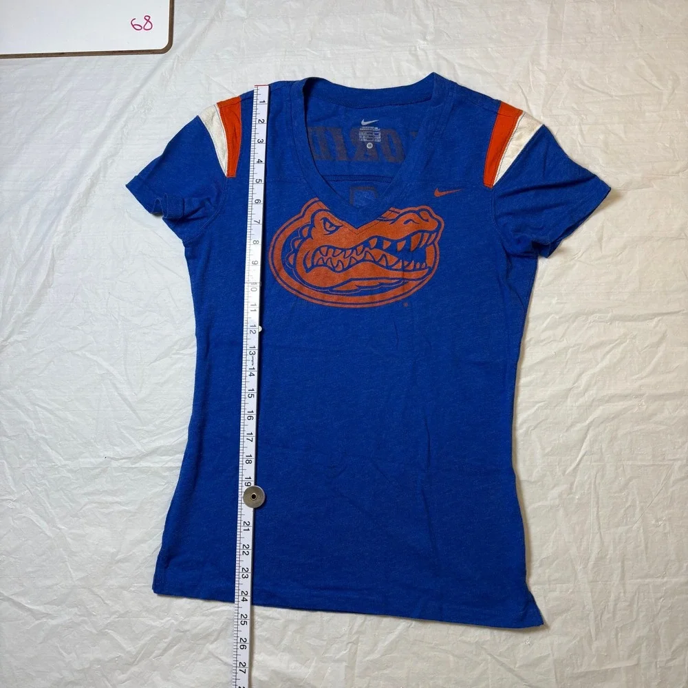 Nike Florida Gators Women's V‎ Neck T Shirt Orange Gator Logo Blue M